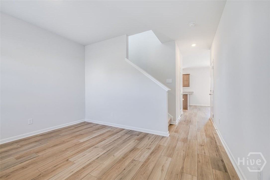 131 Freesia Dr - Photo 6 of 38