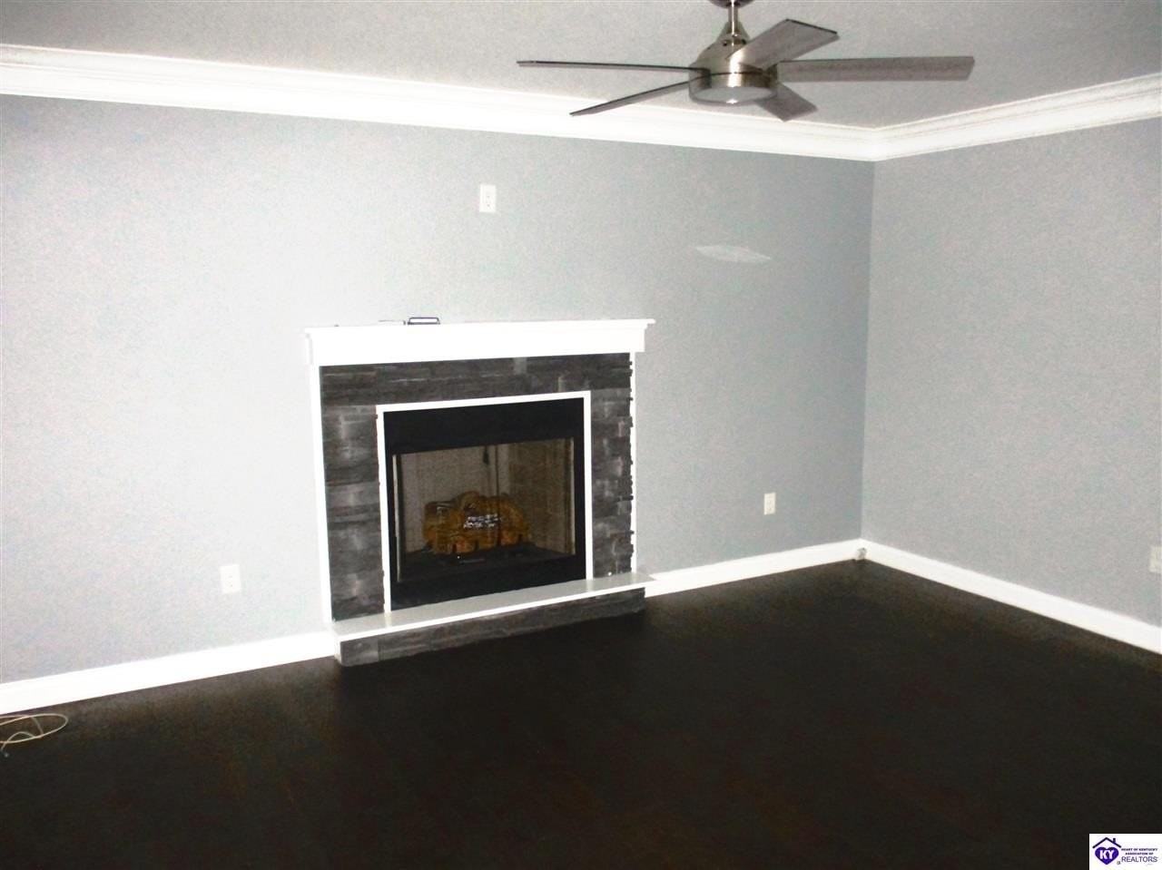 130 Diamond Ct - Photo 4 of 31