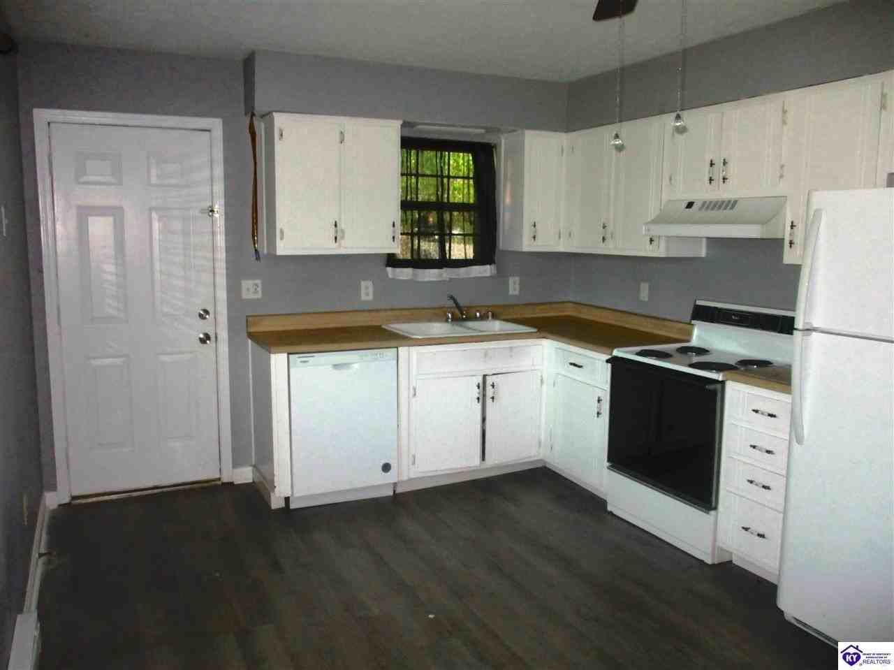 102 Front Nine Dr - Photo 2 of 9