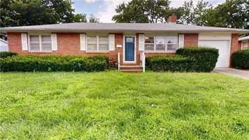 featured image of 519 N Hoffman St