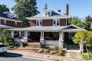 featured image of 289 Newman Ave