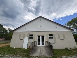 featured image of 415 Woody Ave #415