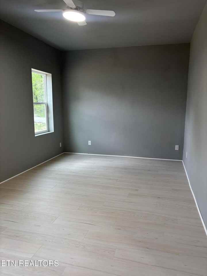 415 Woody Ave #415 - Photo 4 of 18