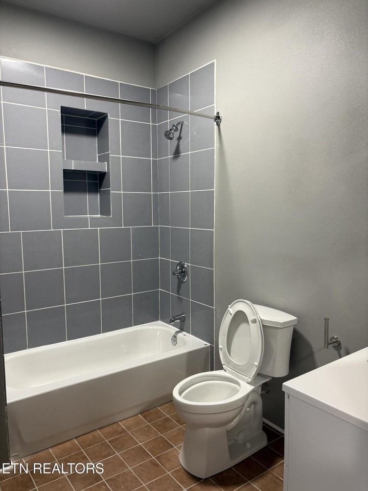 415 Woody Ave #415 - Photo 5 of 18