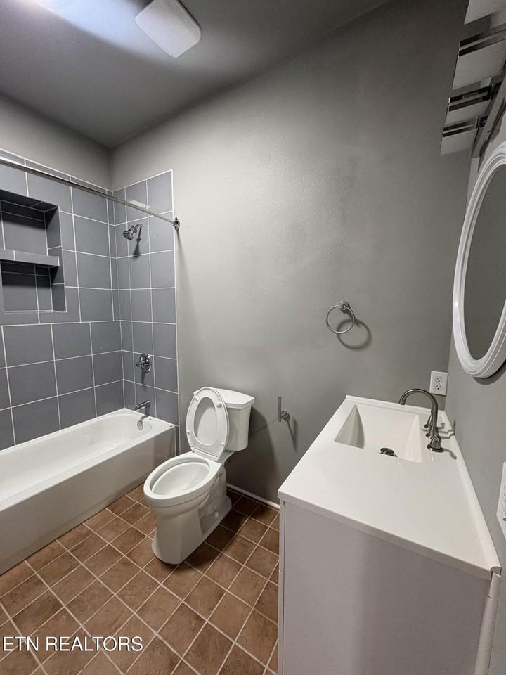 415 Woody Ave #415 - Photo 6 of 18