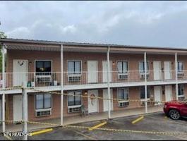 featured image of 215 E Race St #1