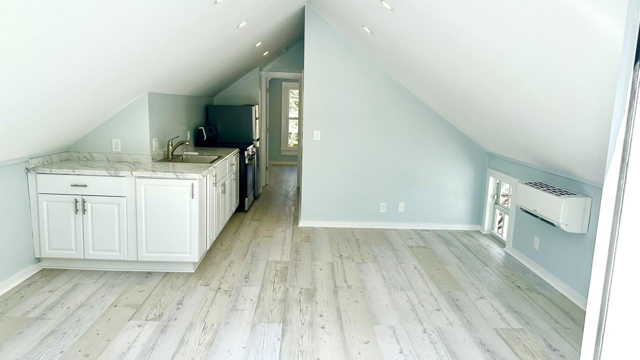 1420 Petronia St #2 - Photo 4 of 21