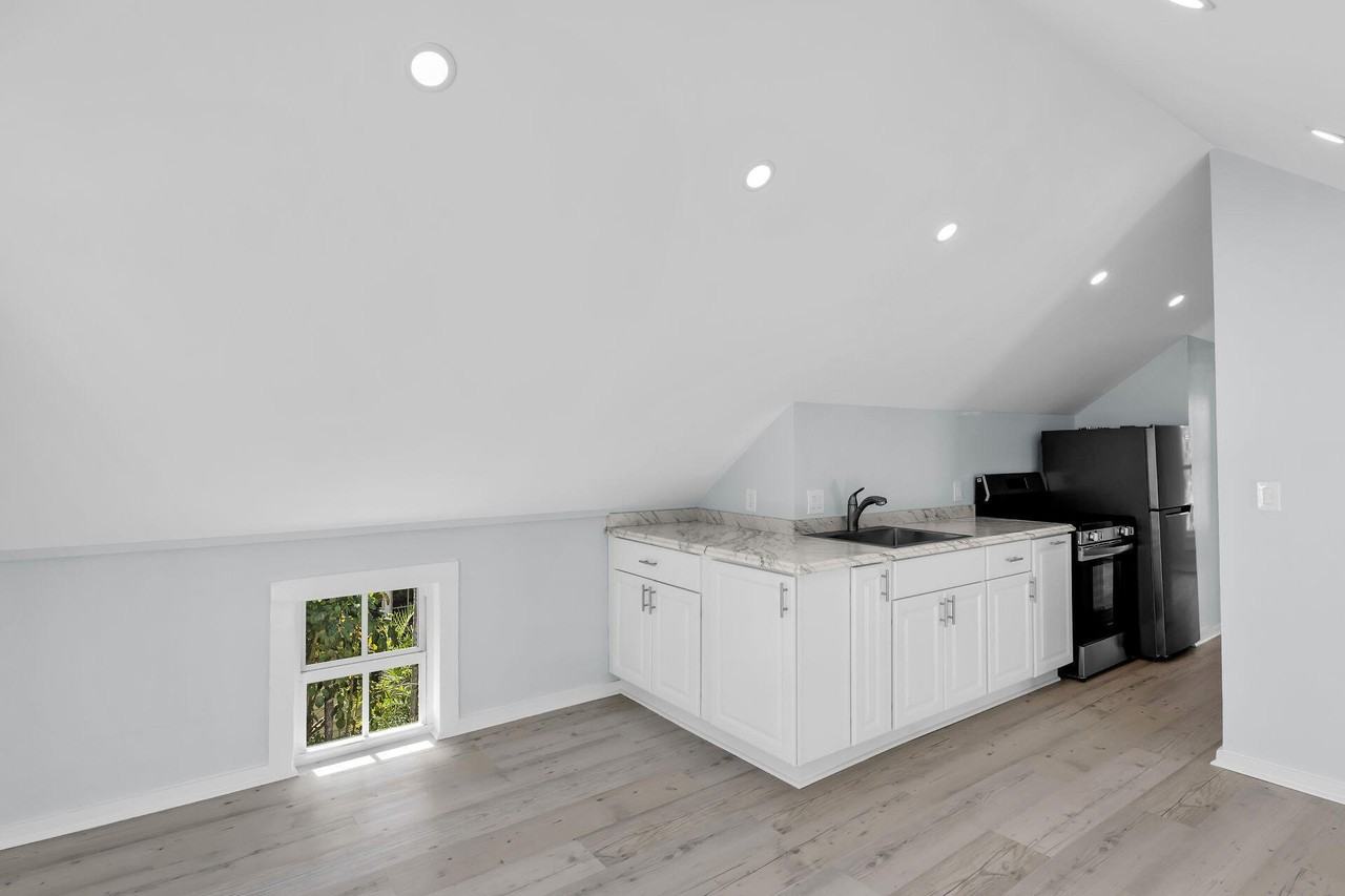 1420 Petronia St #2 - Photo 6 of 21