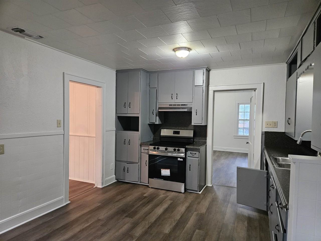 614 Oakdale Ave - Photo 7 of 20