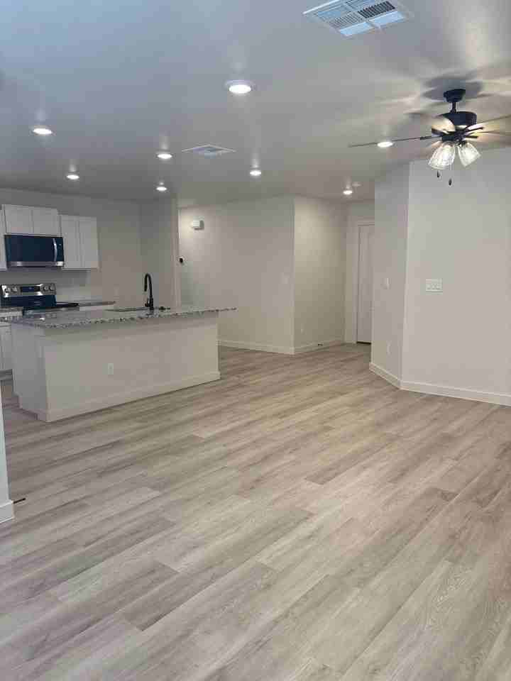 2204 Corpus Ave - Photo 4 of 12