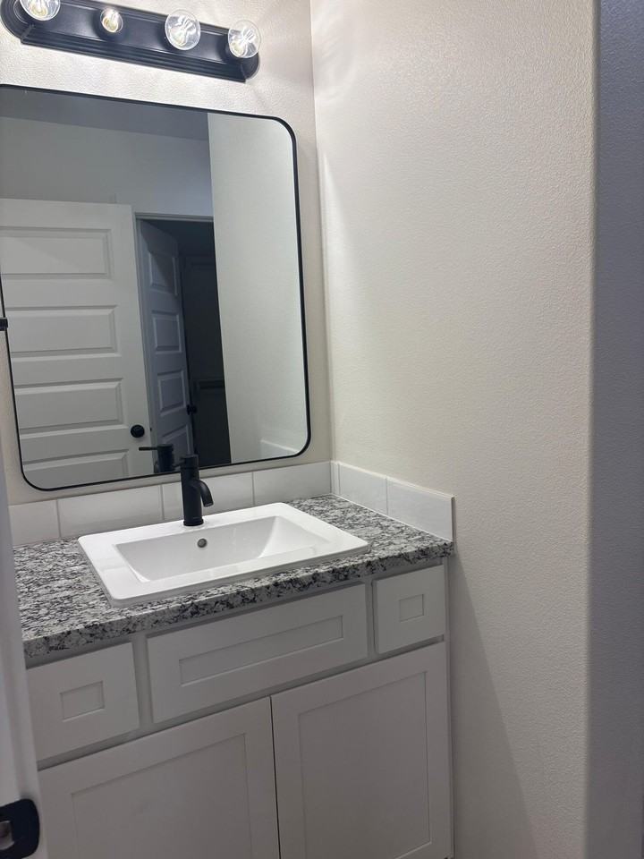 2204 Corpus Ave - Photo 6 of 12