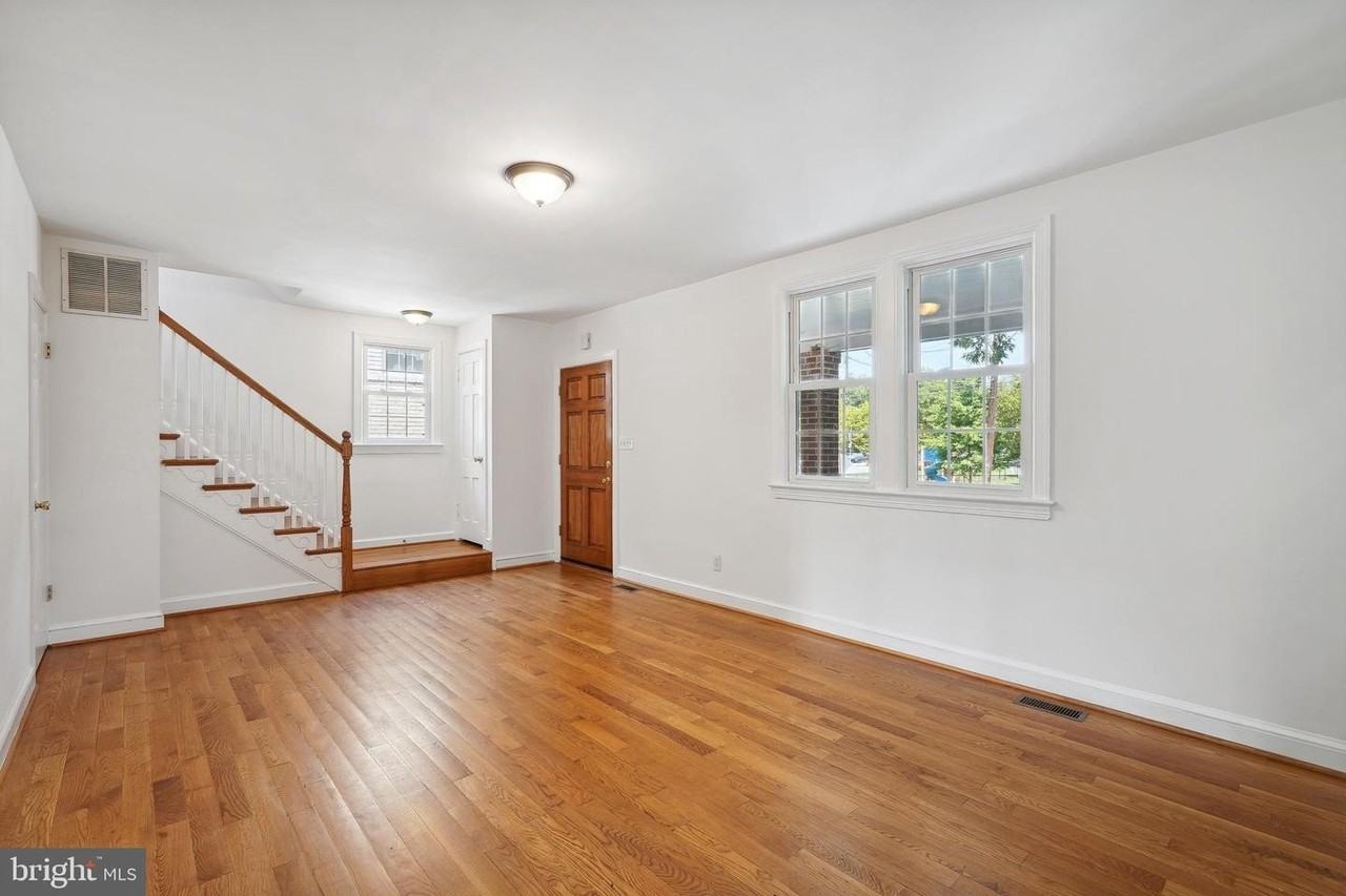 3910 Yuma St Nw - Photo 7 of 34