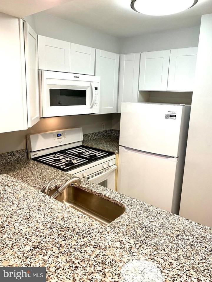 4733 Bradley Blvd - Photo 5 of 11