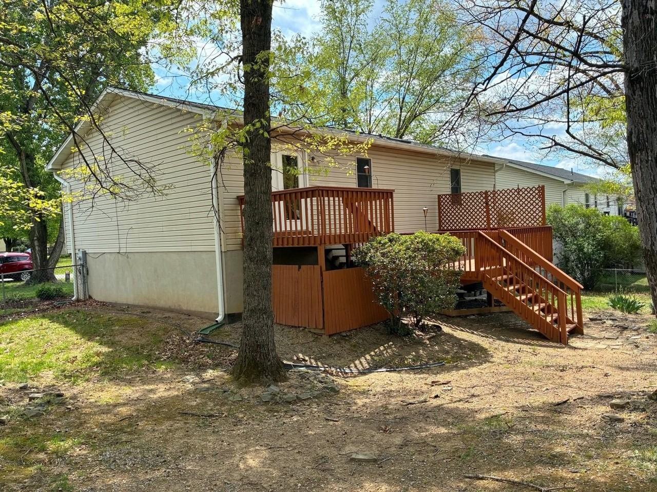 111 Everette Pl - Photo 3 of 24