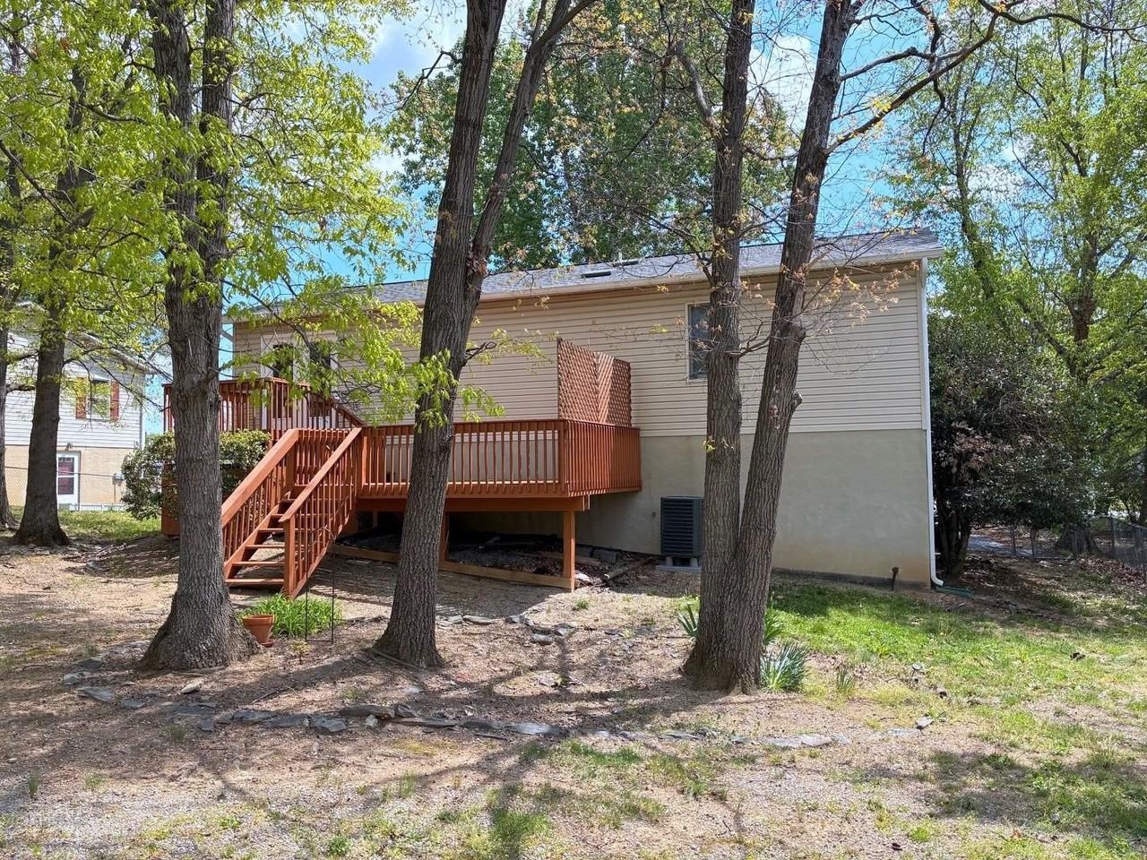 111 Everette Pl - Photo 4 of 24