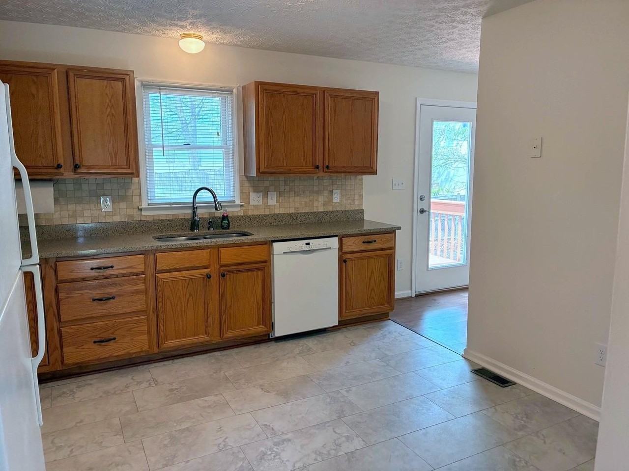 111 Everette Pl - Photo 7 of 24