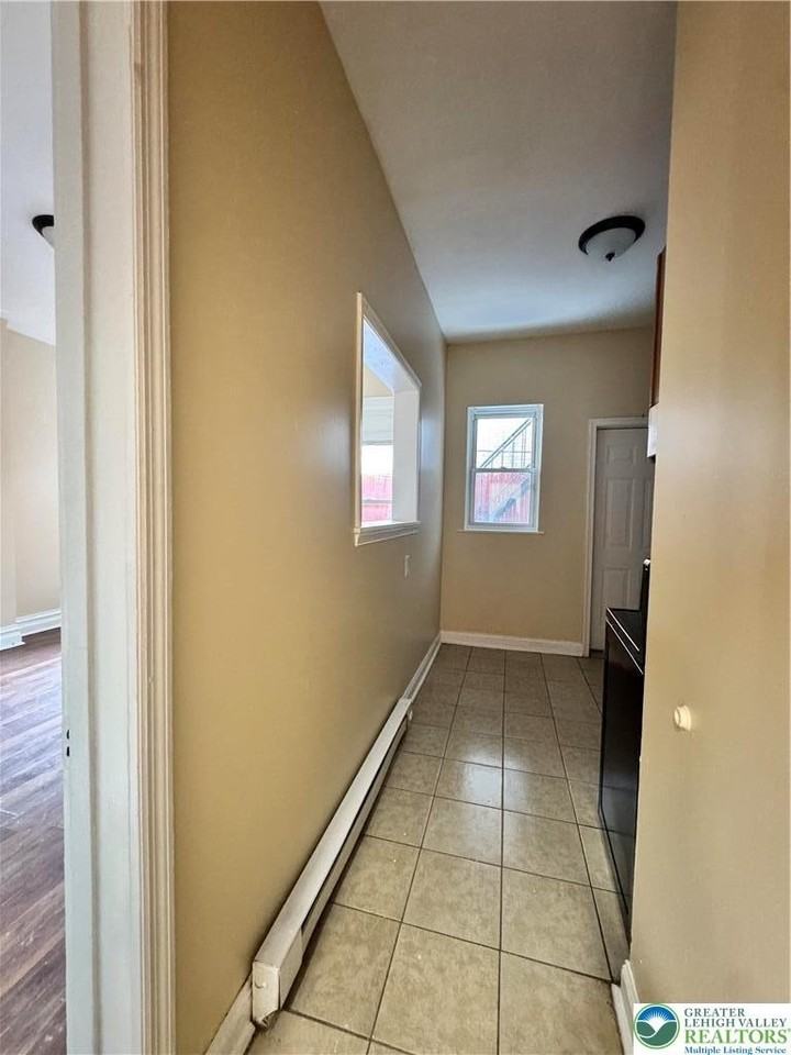 120 N 4th St #2 - Photo 2 of 9