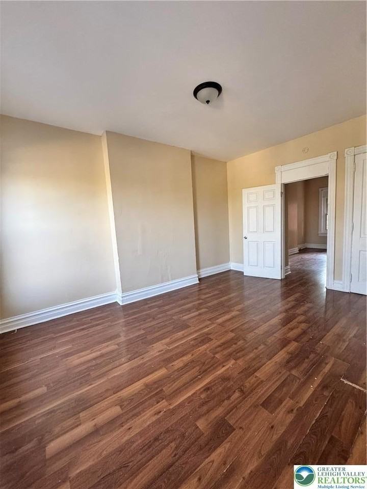 120 N 4th St #2 - Photo 5 of 9