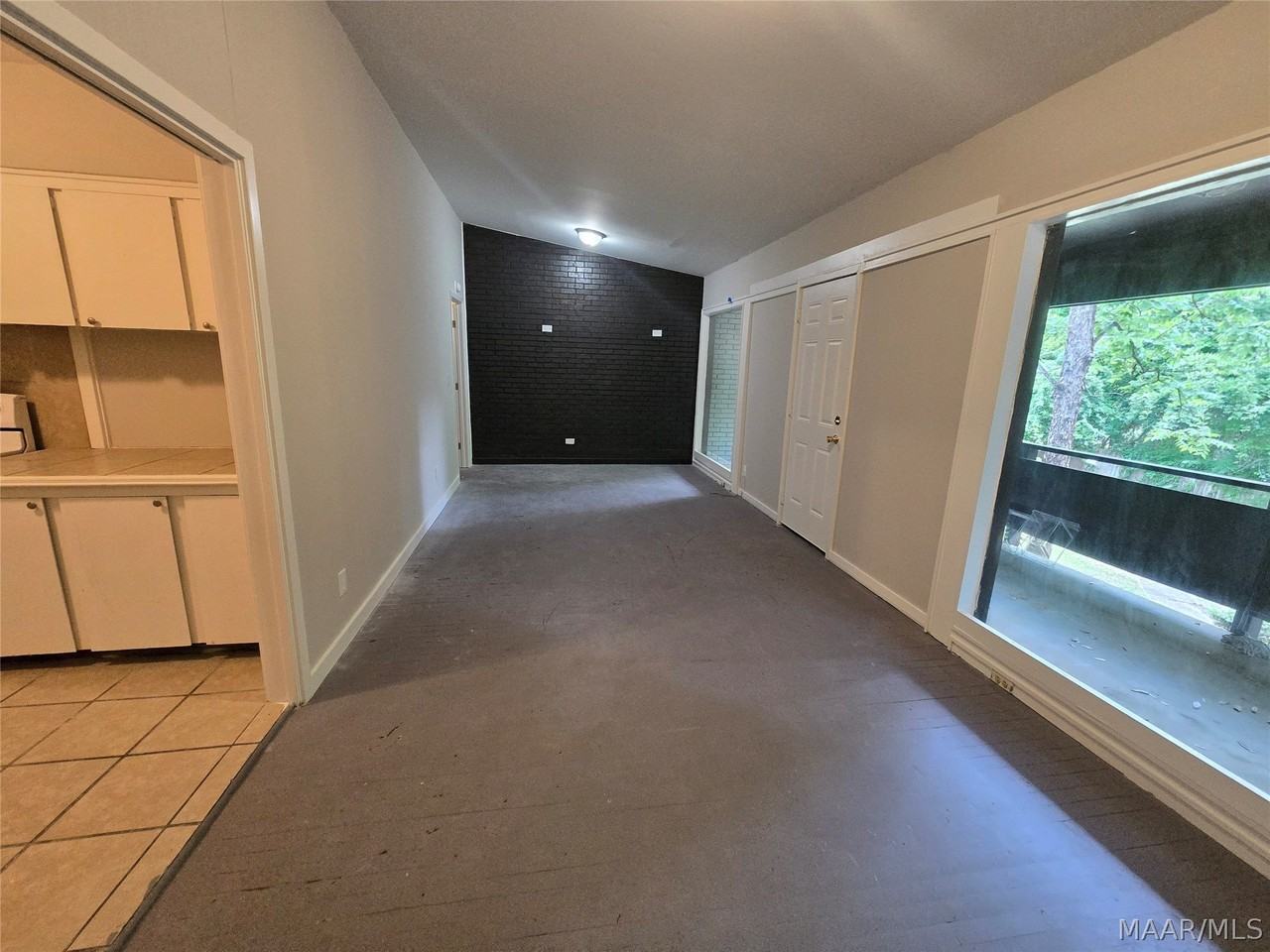 3735 Wesley Dr - Photo 4 of 14