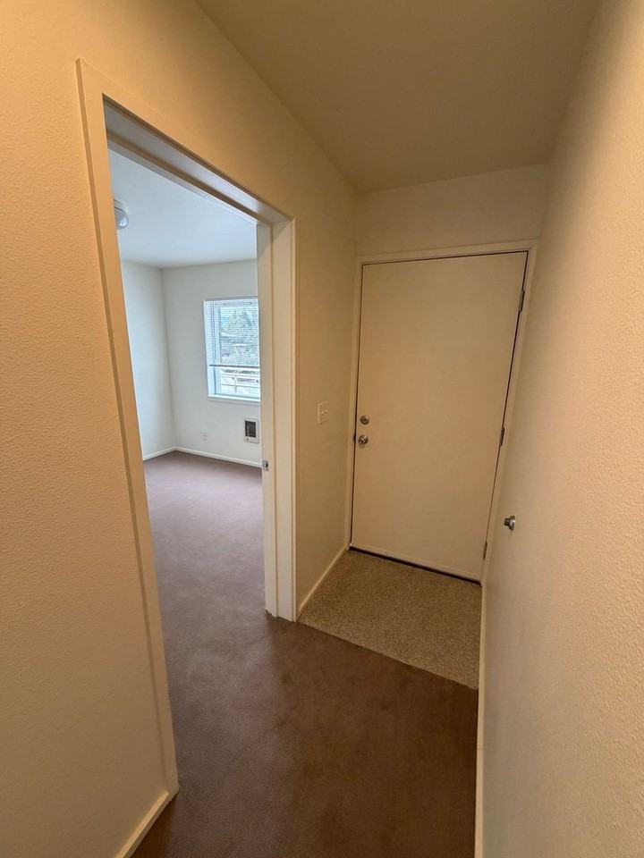 514 Nw 21st St #13 - Photo 3 of 13