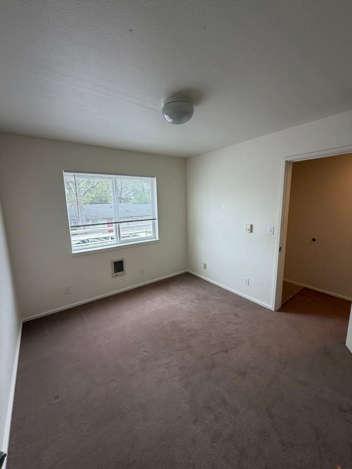514 Nw 21st St #13 - Photo 6 of 13