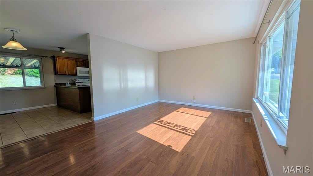 3356 Clemens Dr - Photo 2 of 24