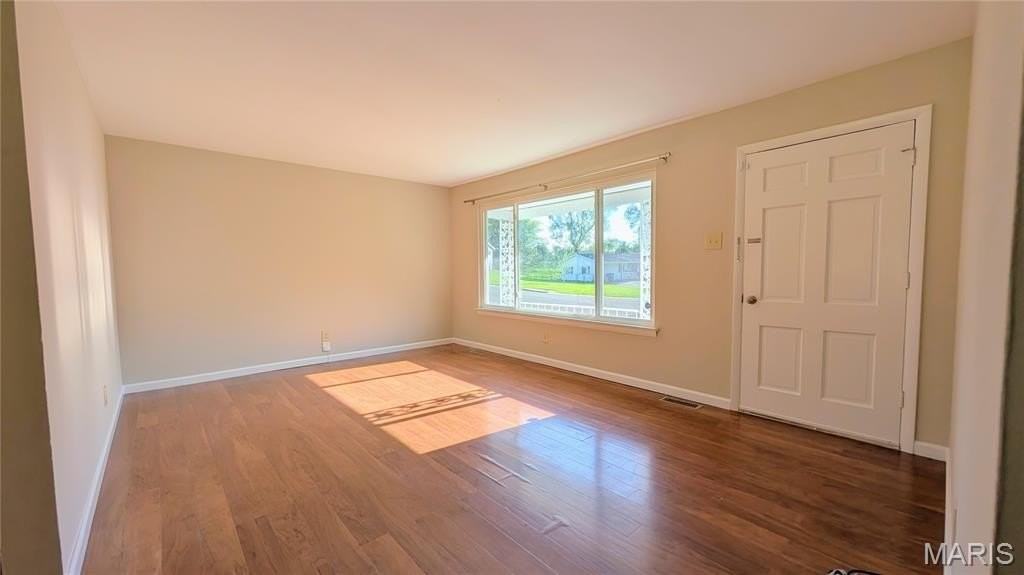 3356 Clemens Dr - Photo 4 of 24