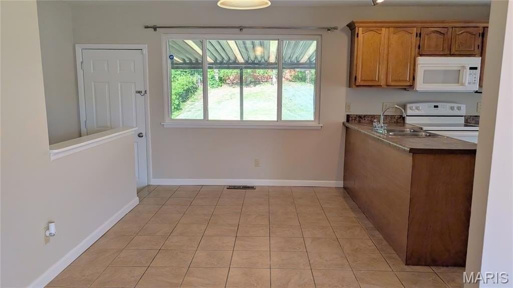 3356 Clemens Dr - Photo 7 of 24