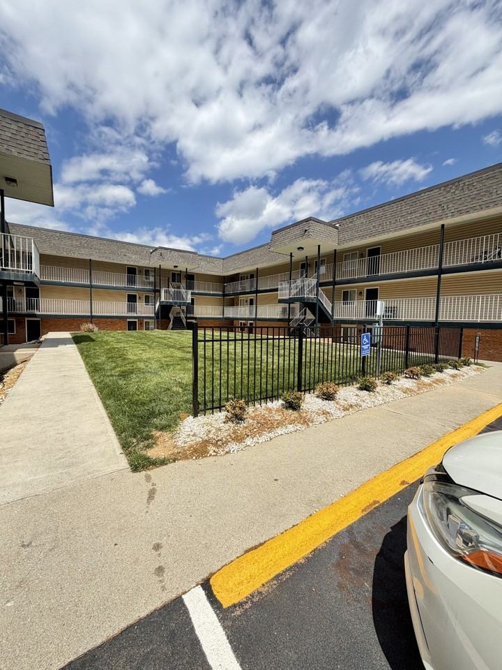 Oak Grove Village Apartments - Photo 3 of 3