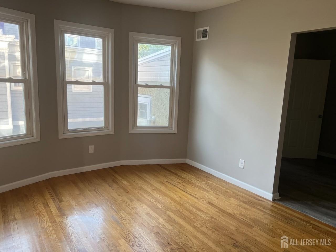 104 W High St - Photo 5 of 9