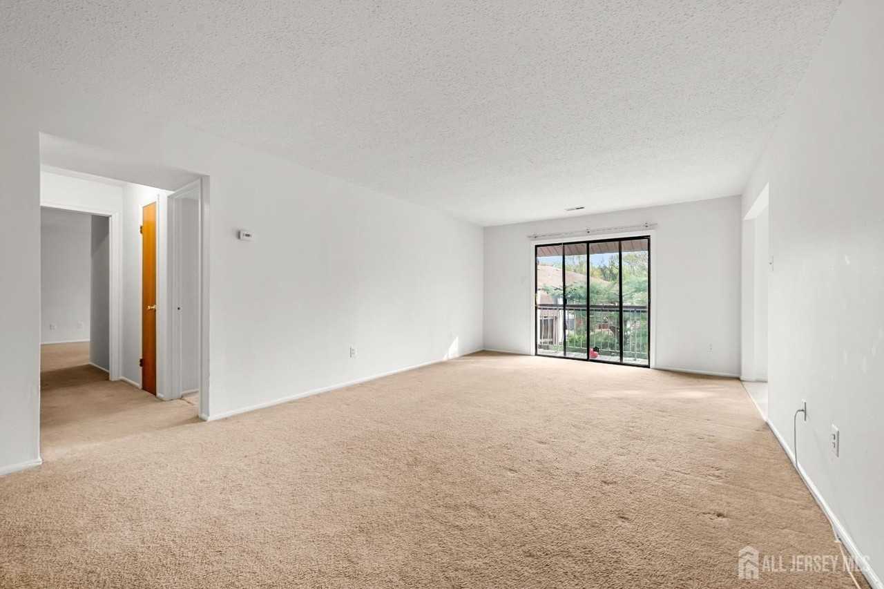 823 Edison Glen Ter - Photo 3 of 18