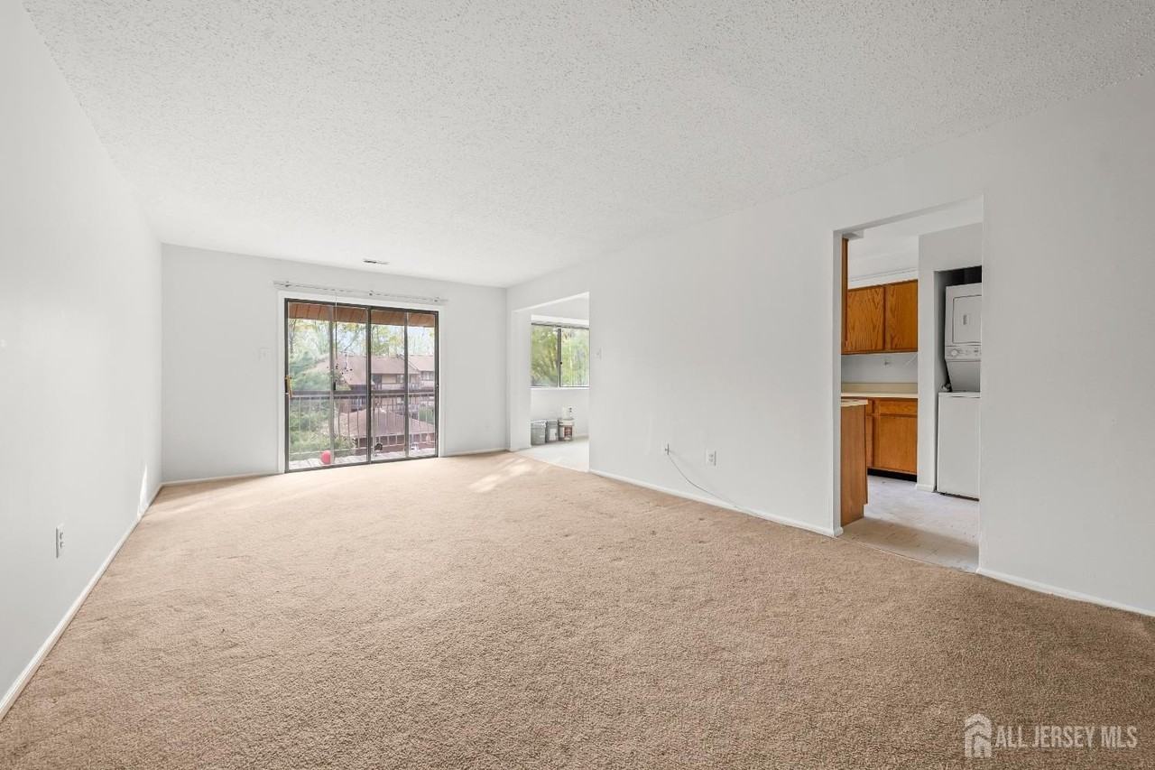 823 Edison Glen Ter - Photo 4 of 18