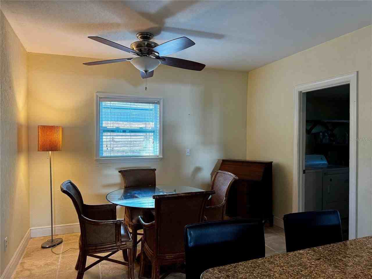 2559 Arlington St - Photo 5 of 10