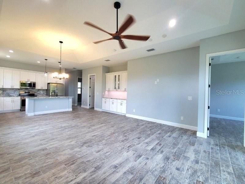 1038 San Cristobal Ave - Photo 4 of 21