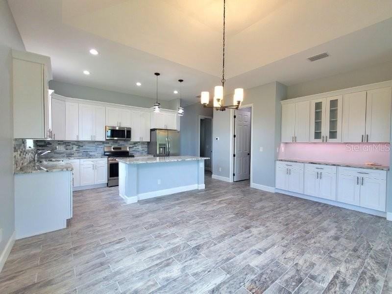 1038 San Cristobal Ave - Photo 5 of 21