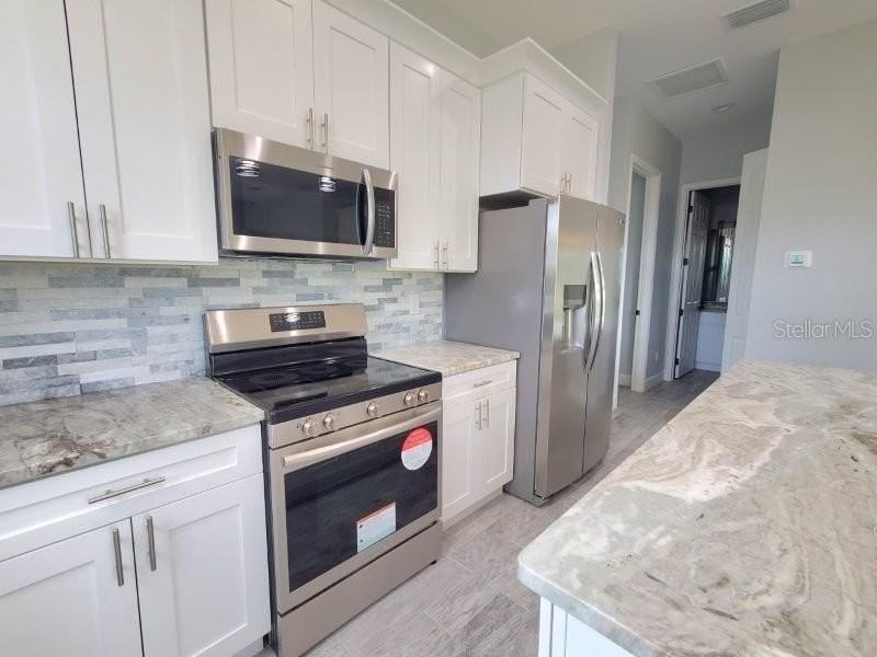 1038 San Cristobal Ave - Photo 6 of 21