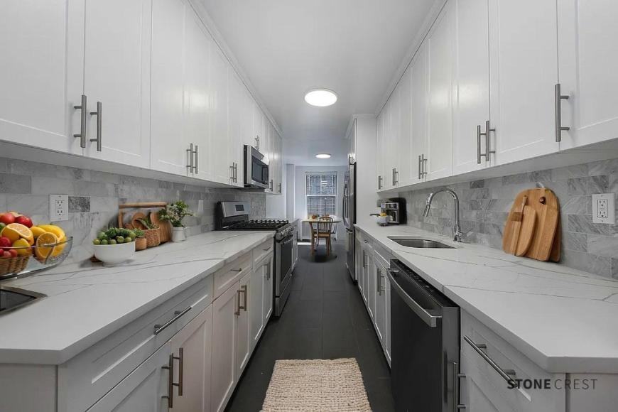 280 Riverside Dr - Photo 2 of 10