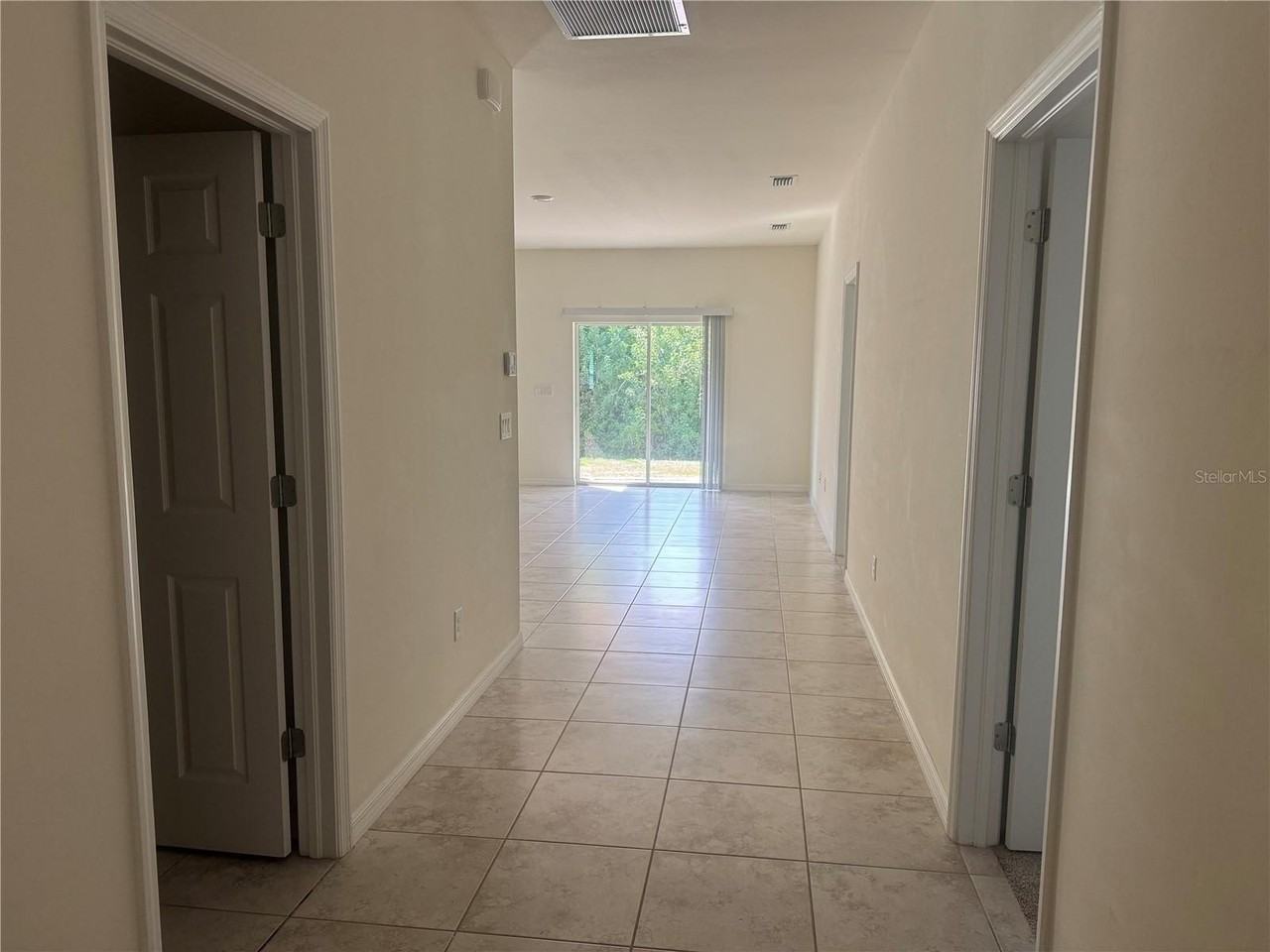 108 Boxwood Ln - Photo 3 of 21