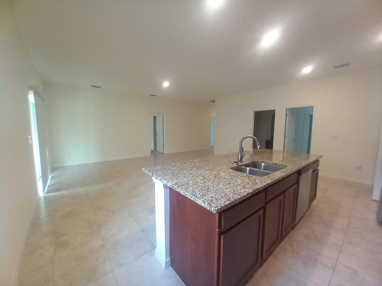 108 Boxwood Ln - Photo 4 of 21