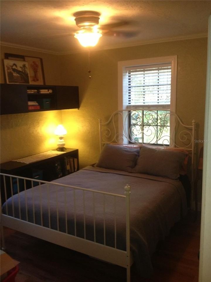 711 Nw 34th Pl - Photo 3 of 10