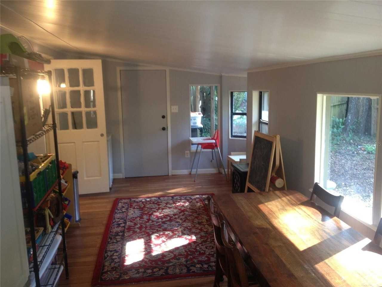 711 Nw 34th Pl - Photo 6 of 10