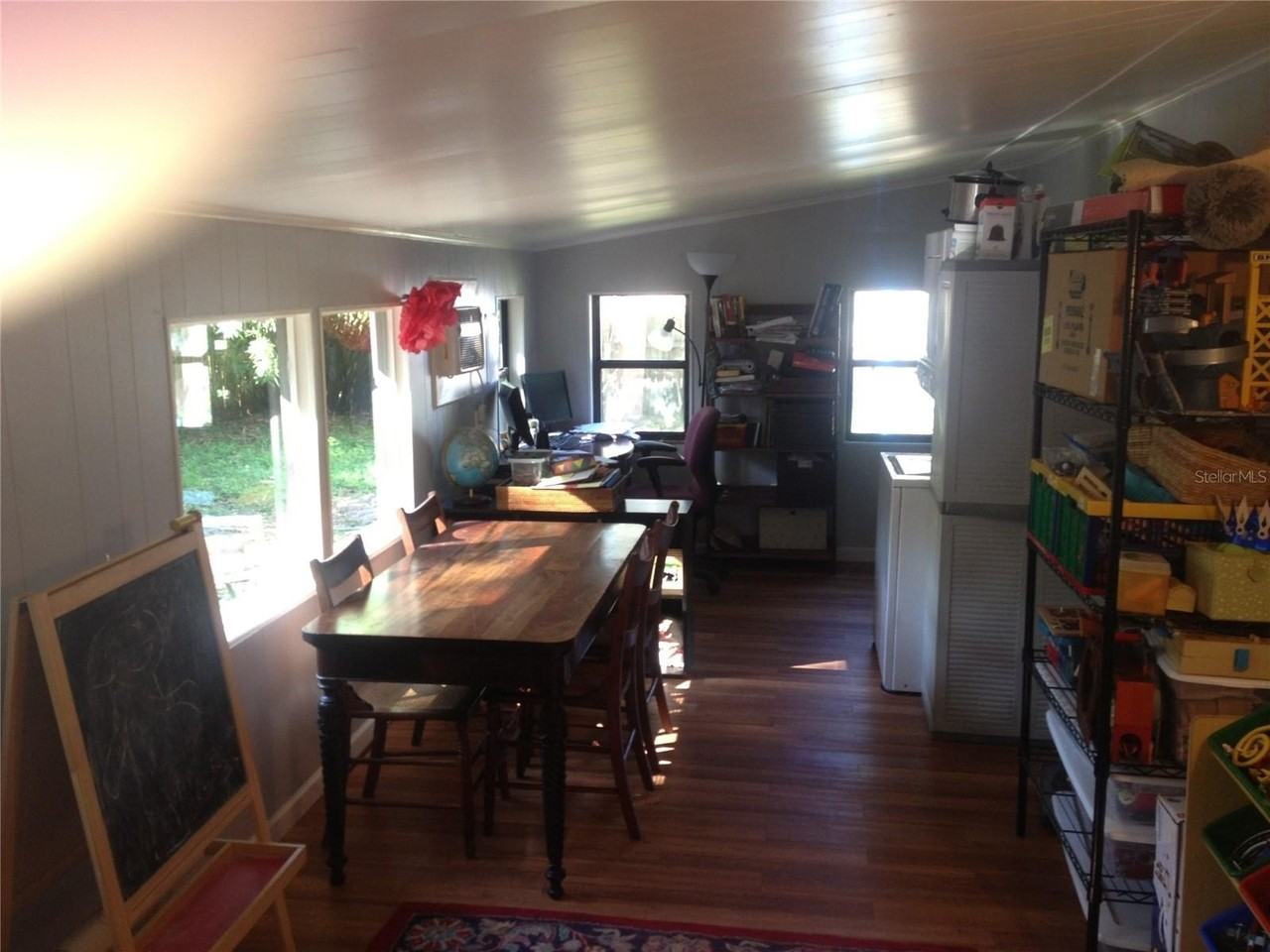 711 Nw 34th Pl - Photo 7 of 10