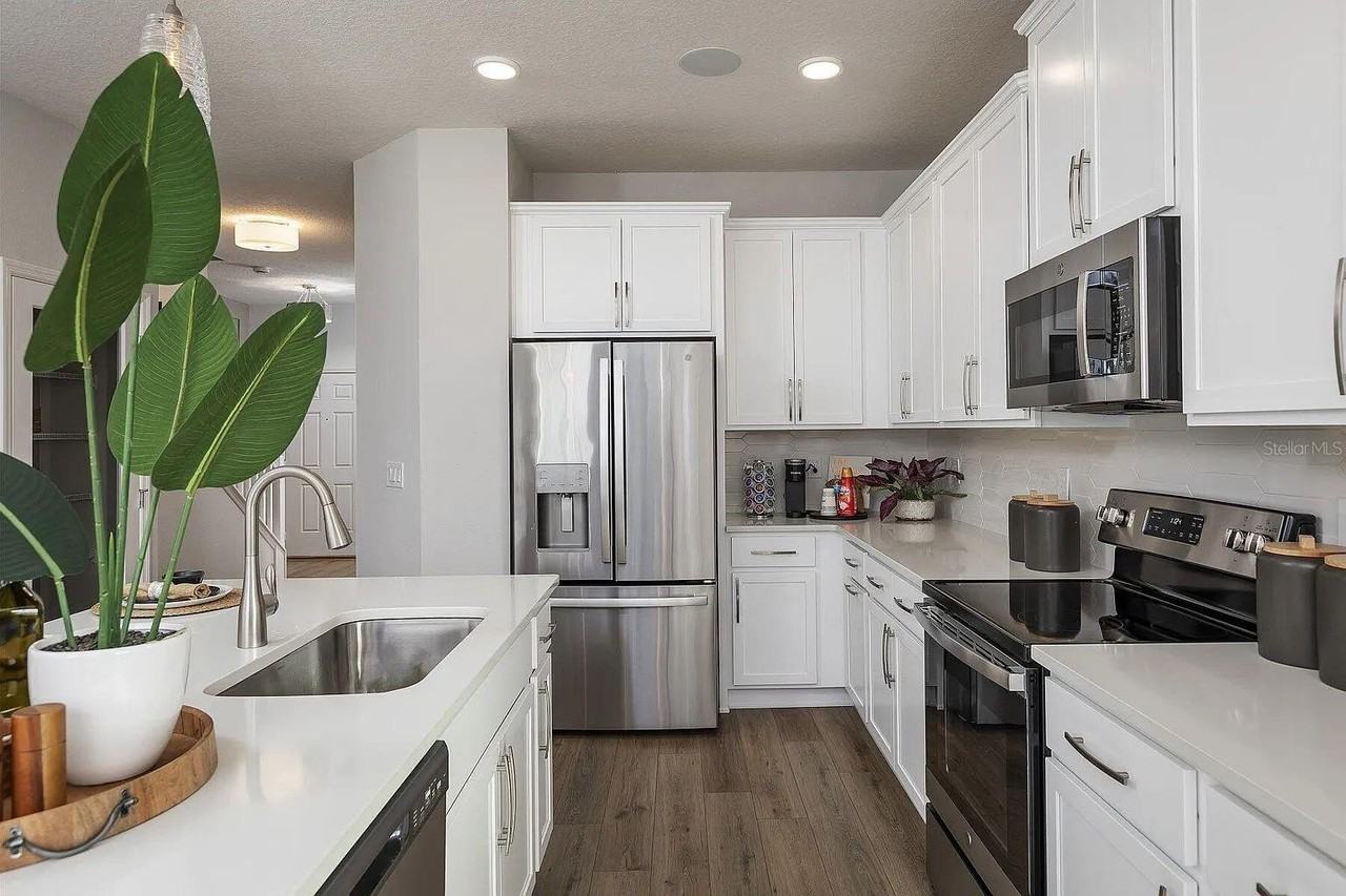 15883 Tollington Aly - Photo 3 of 31