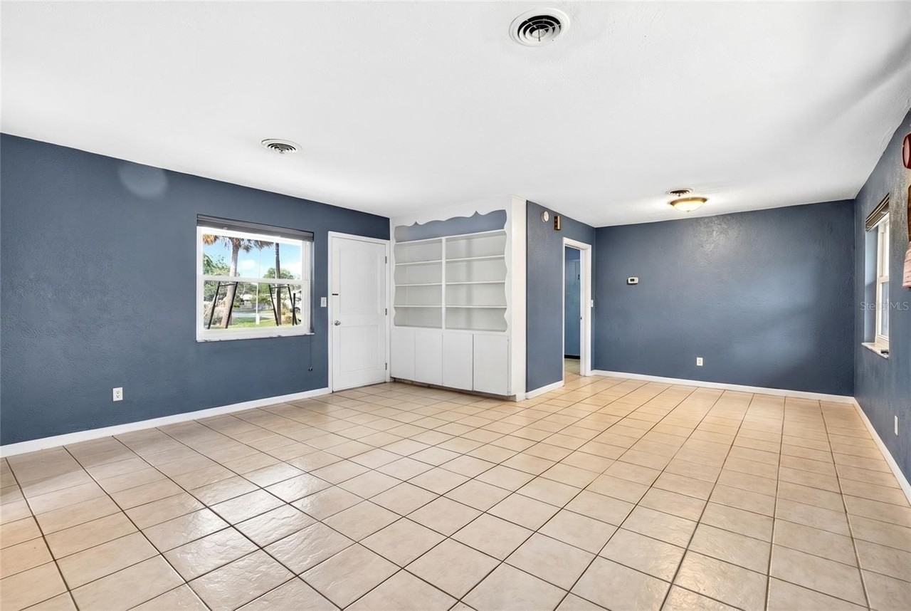 2622 Sw 35th Ave - Photo 2 of 16