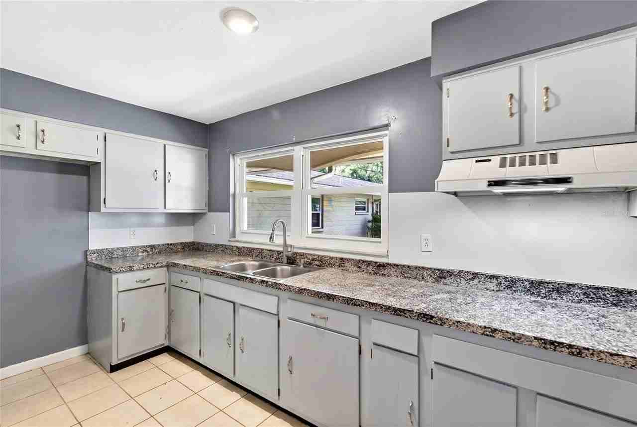 2622 Sw 35th Ave - Photo 7 of 16