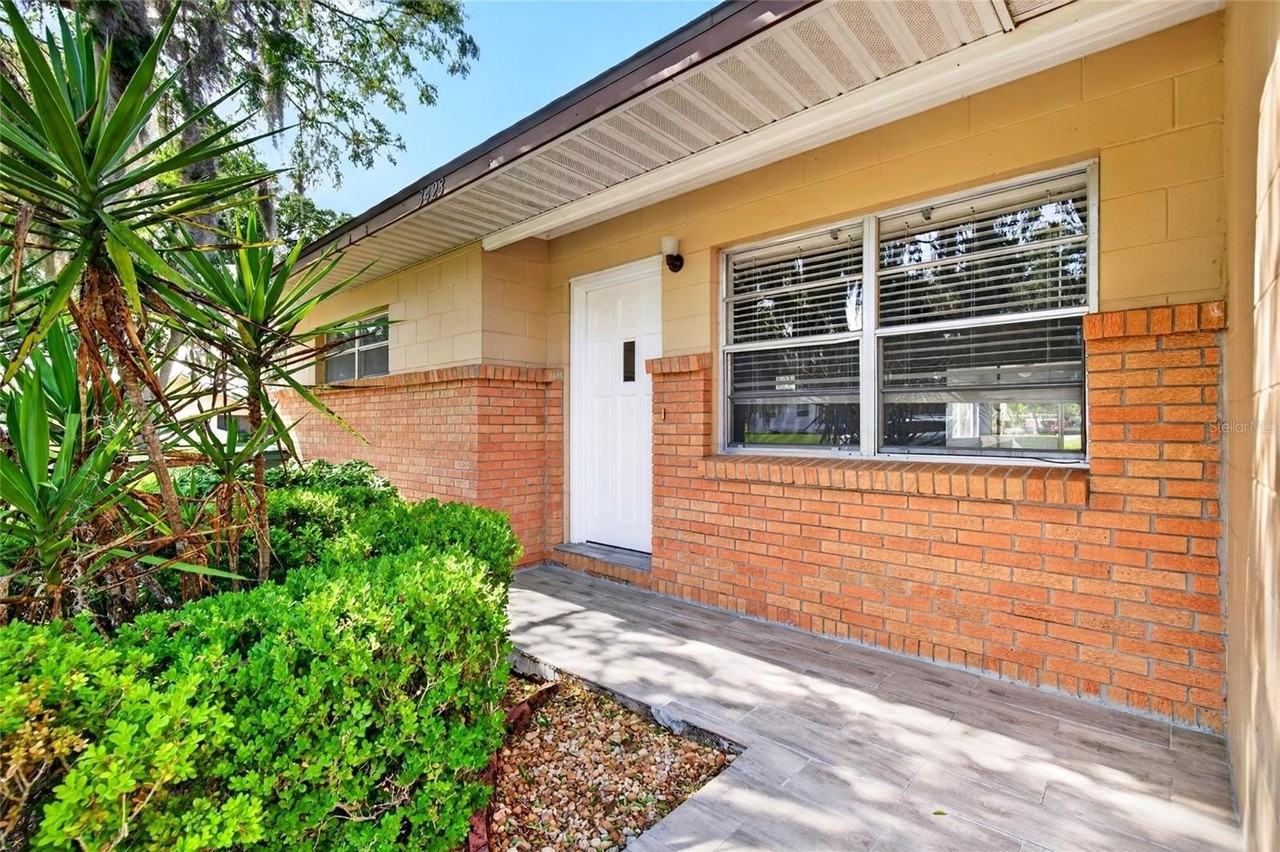 3423 Sw 27th St - Photo 3 of 24