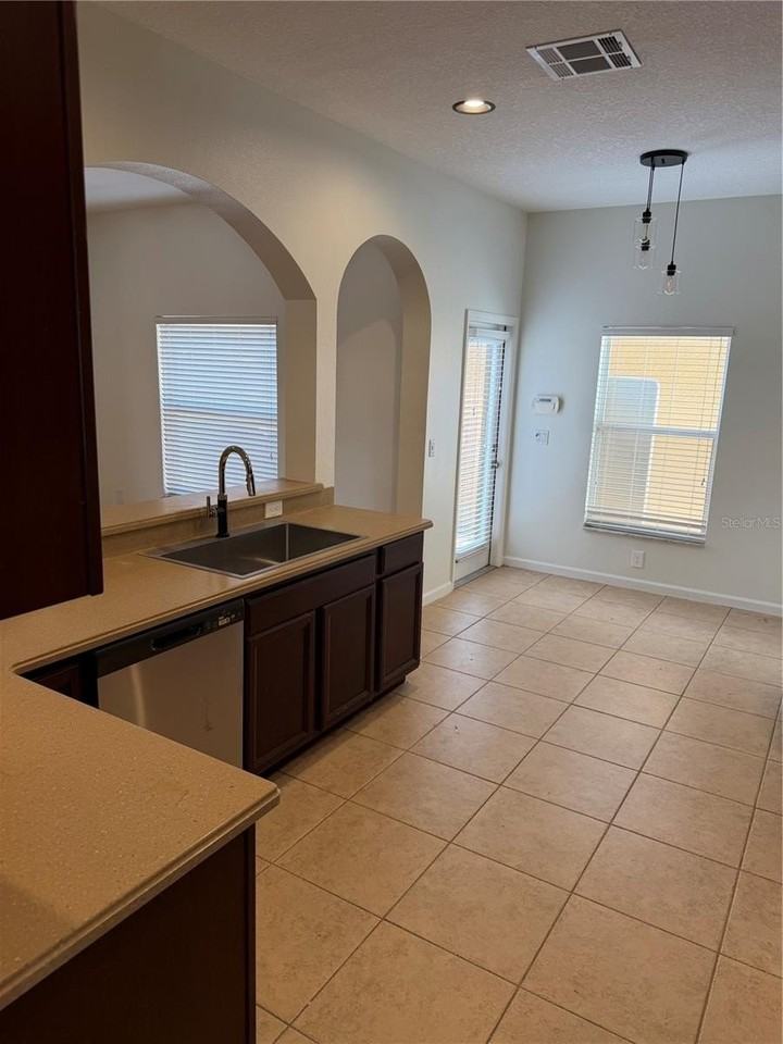 11939 Citruswood Dr - Photo 4 of 21