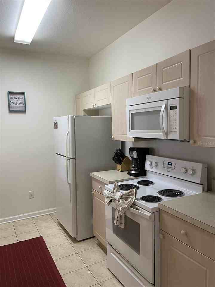 2306 Silver Palm Dr #105 - Photo 4 of 50