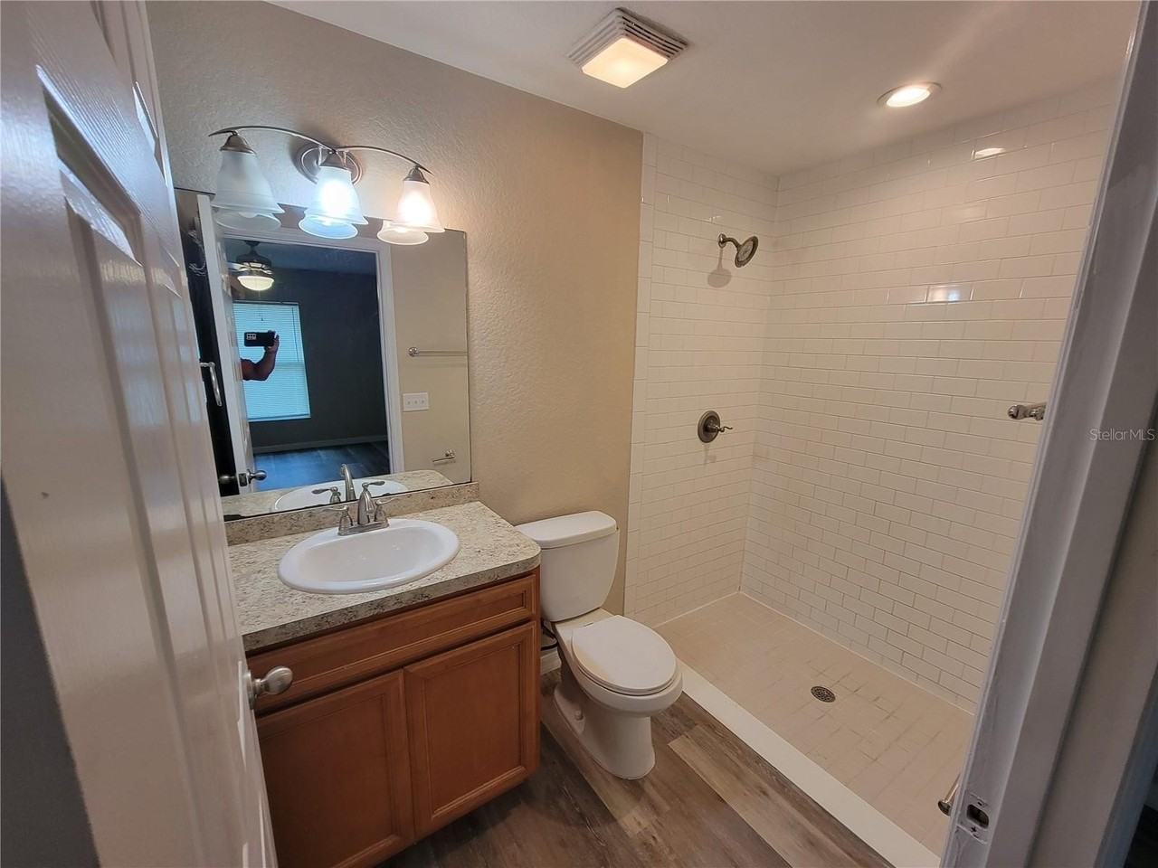 7009 Hemlock Crse - Photo 3 of 10