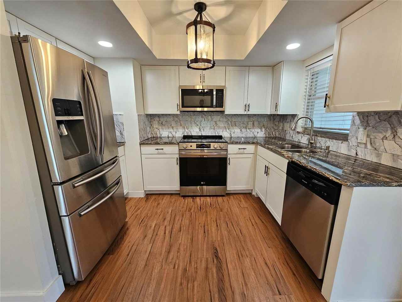 659 N Jefferson Ave #659 - Photo 2 of 22